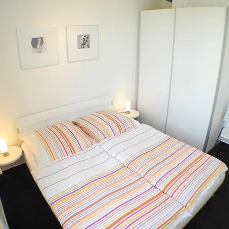 Leuchtturm 11 -